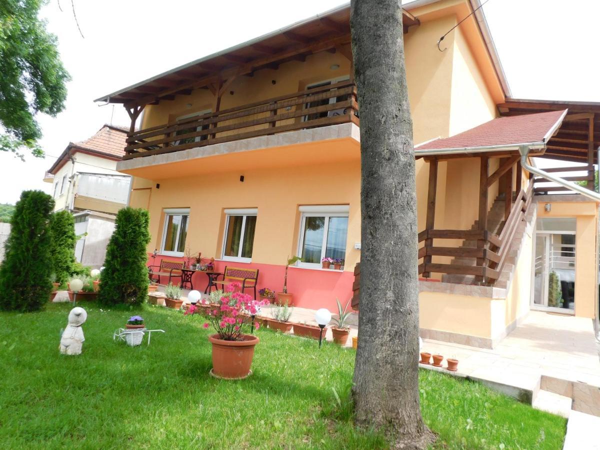 Eden Ii. Hotell Miskolc Exteriör bild