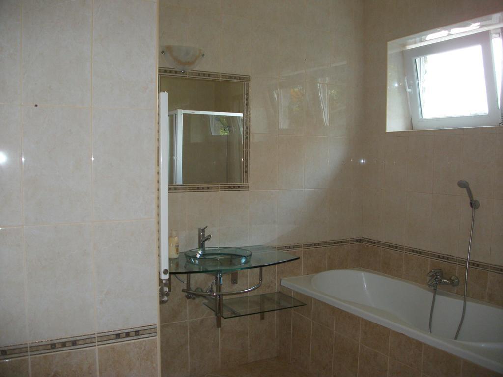 Eden Ii. Hotell Miskolc Exteriör bild