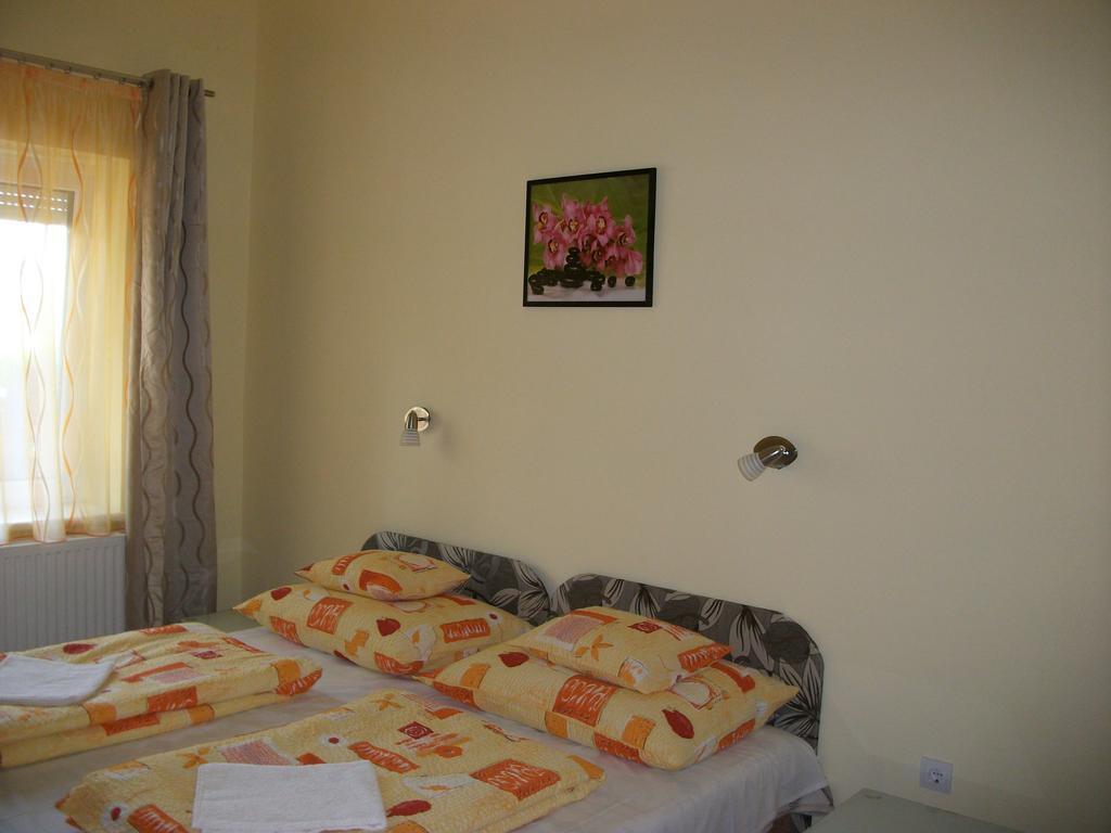 Eden Ii. Hotell Miskolc Exteriör bild