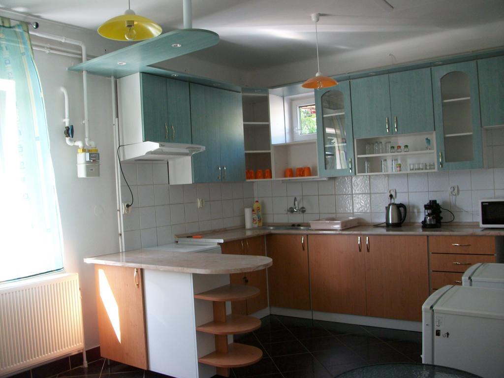 Eden Ii. Hotell Miskolc Exteriör bild