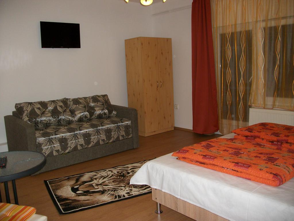 Eden Ii. Hotell Miskolc Exteriör bild