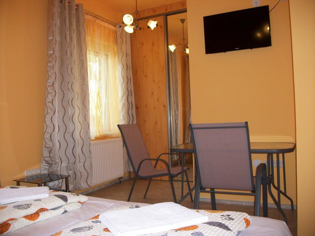 Eden Ii. Hotell Miskolc Exteriör bild