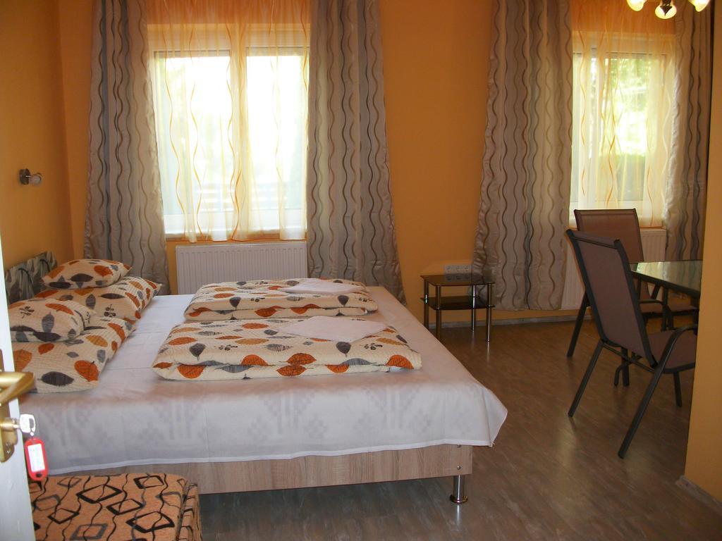 Eden Ii. Hotell Miskolc Exteriör bild