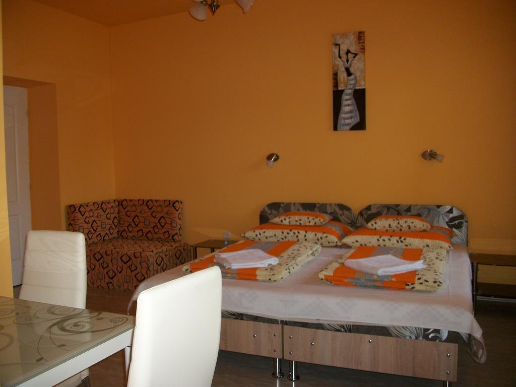 Eden Ii. Hotell Miskolc Exteriör bild