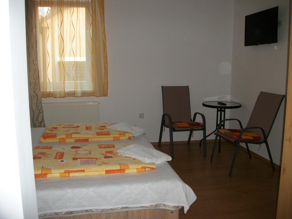 Eden Ii. Hotell Miskolc Exteriör bild
