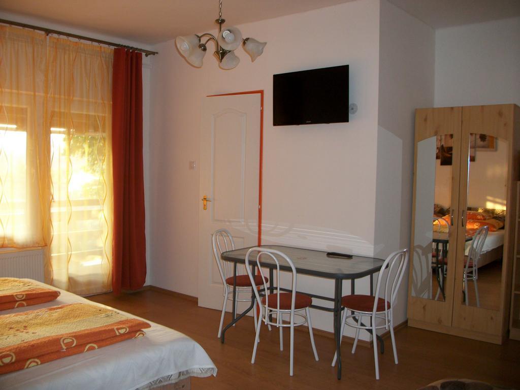 Eden Ii. Hotell Miskolc Exteriör bild