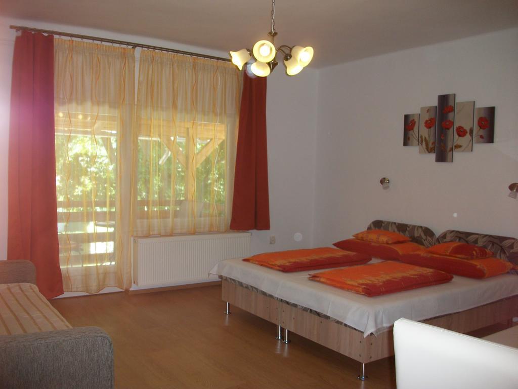Eden Ii. Hotell Miskolc Exteriör bild