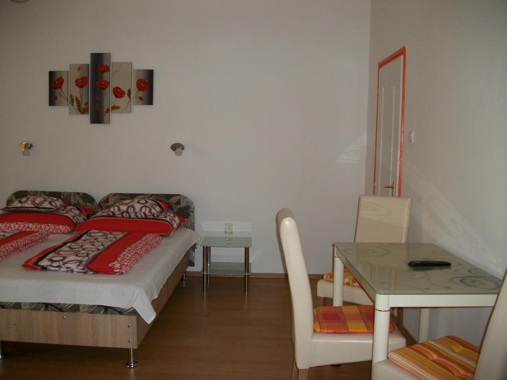 Eden Ii. Hotell Miskolc Exteriör bild