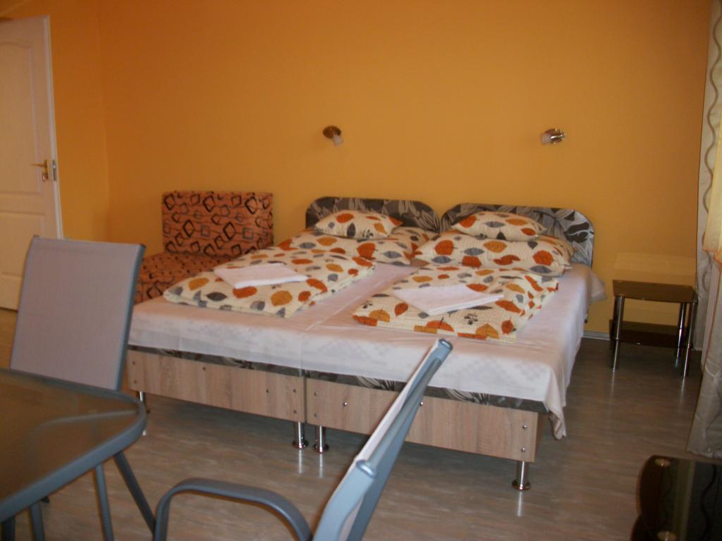 Eden Ii. Hotell Miskolc Exteriör bild