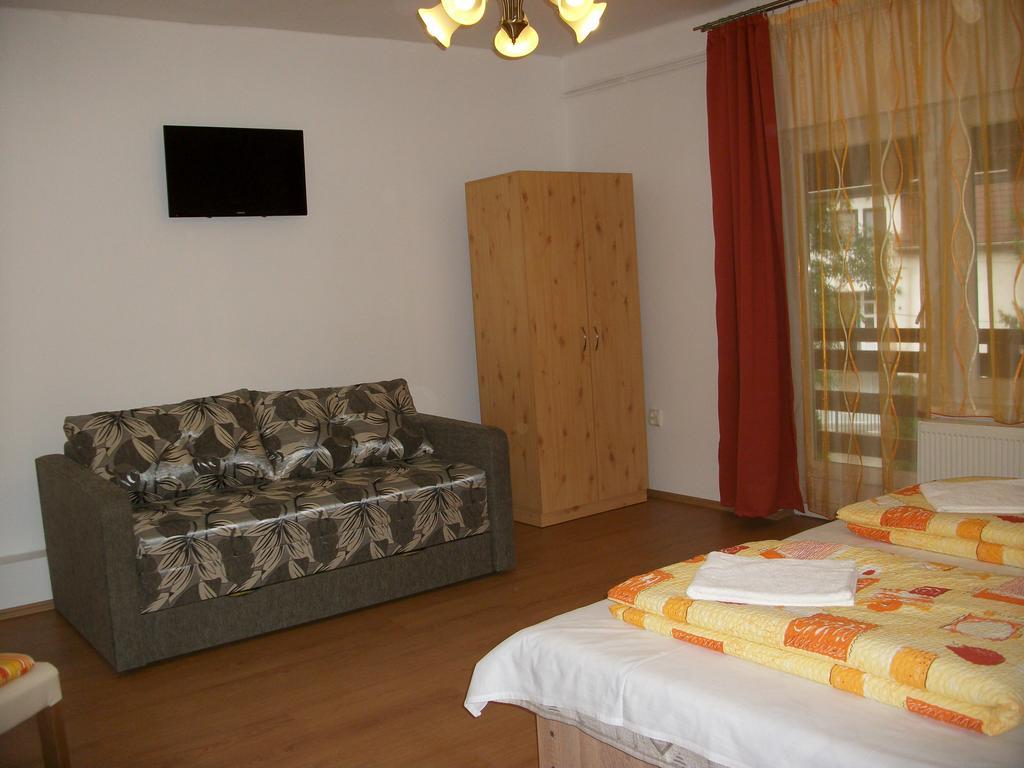 Eden Ii. Hotell Miskolc Exteriör bild