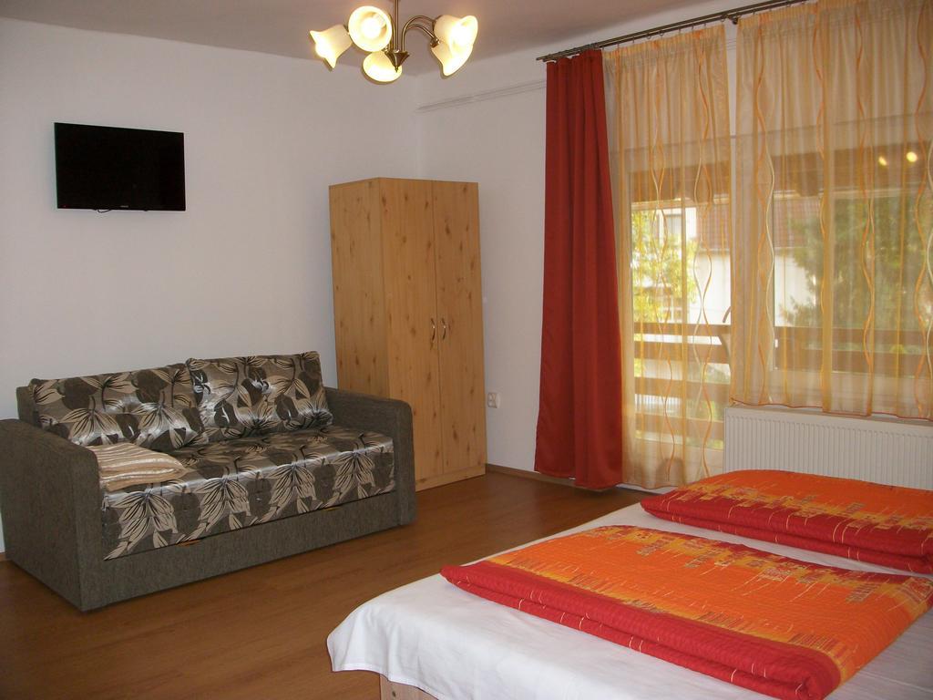 Eden Ii. Hotell Miskolc Exteriör bild