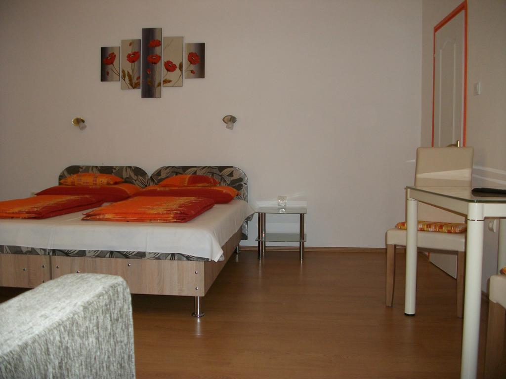 Eden Ii. Hotell Miskolc Exteriör bild