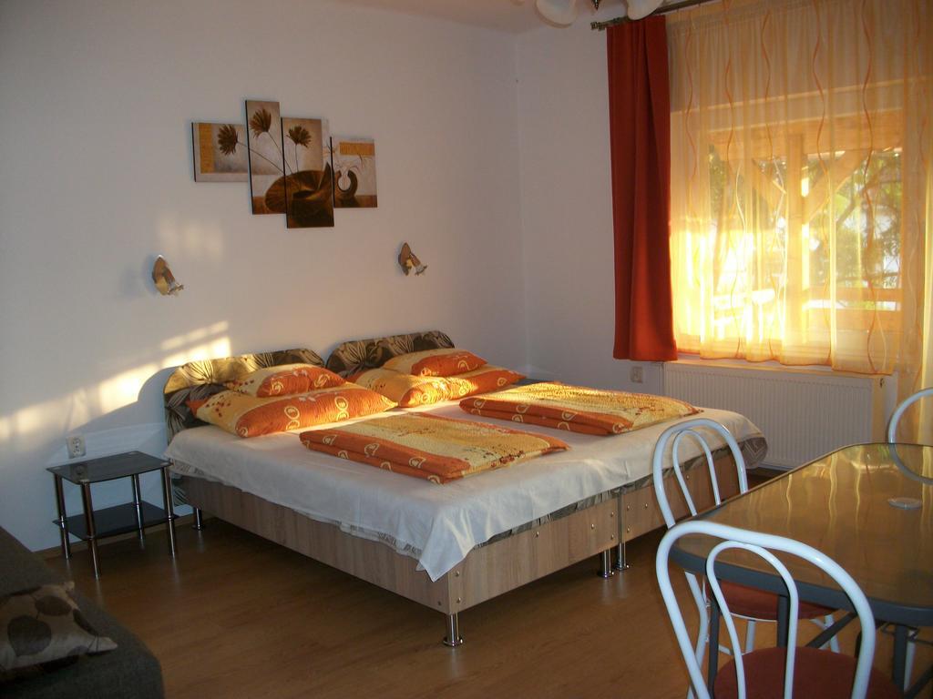 Eden Ii. Hotell Miskolc Exteriör bild