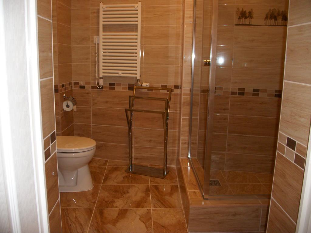 Eden Ii. Hotell Miskolc Exteriör bild