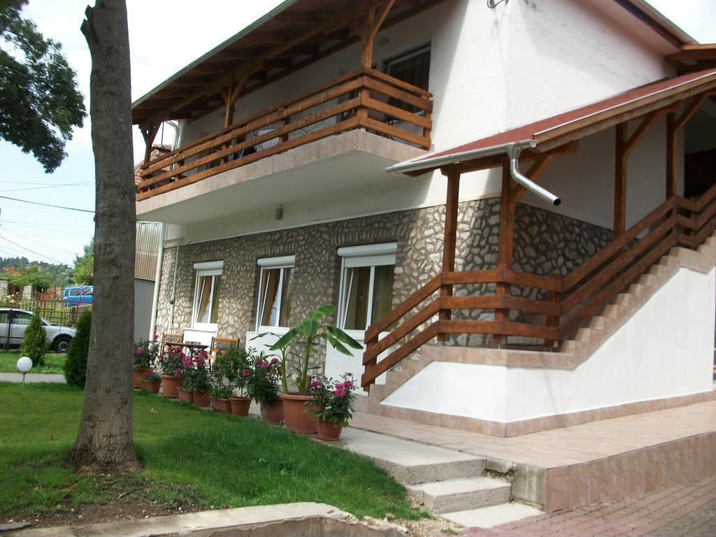 Eden Ii. Hotell Miskolc Exteriör bild